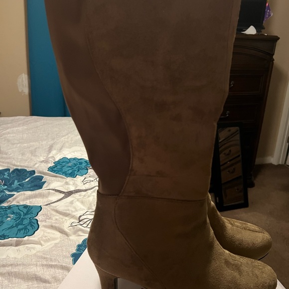 Ashley Stewart’s Camel Taupe boots 11w - Picture 3 of 5